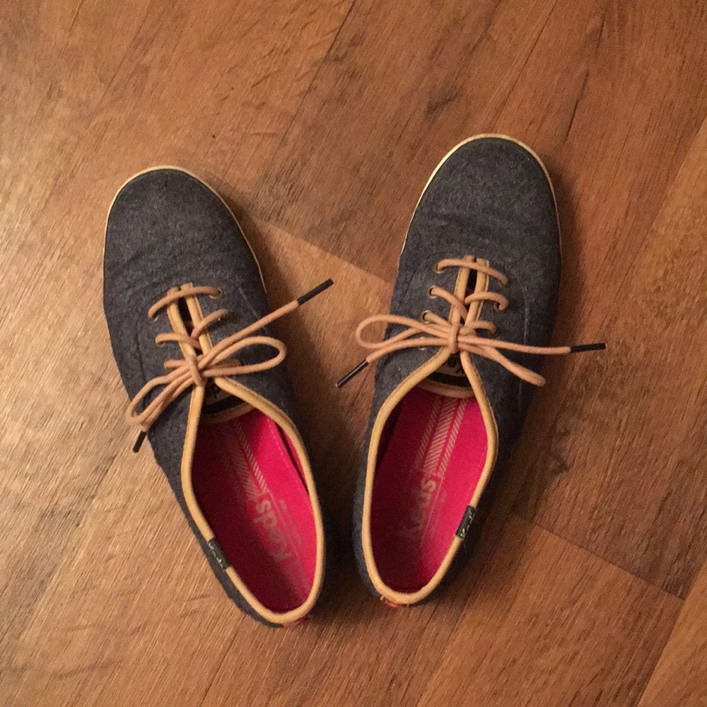 Blue women’s Keds size 6 and 1/2. Great condition
